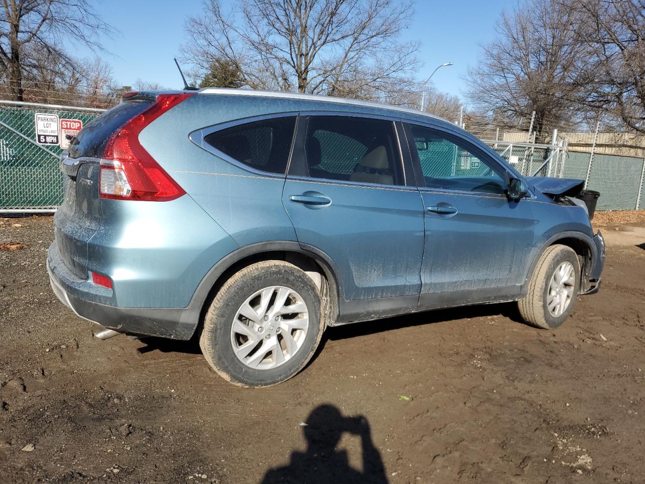 2016 Honda CR-V VIN 2HKRM4H76GH665289 Copart auction photo, front end damage thumbnail 3