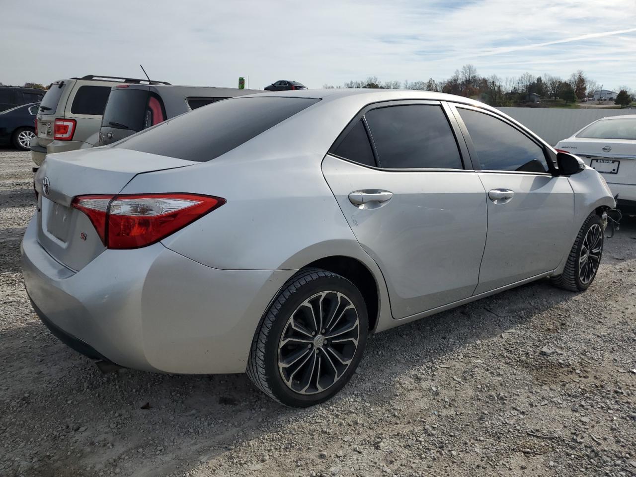 2016 Toyota Corolla VIN 5YFBURHE7GP533478 Copart auction photo, front end damage thumbnail 3