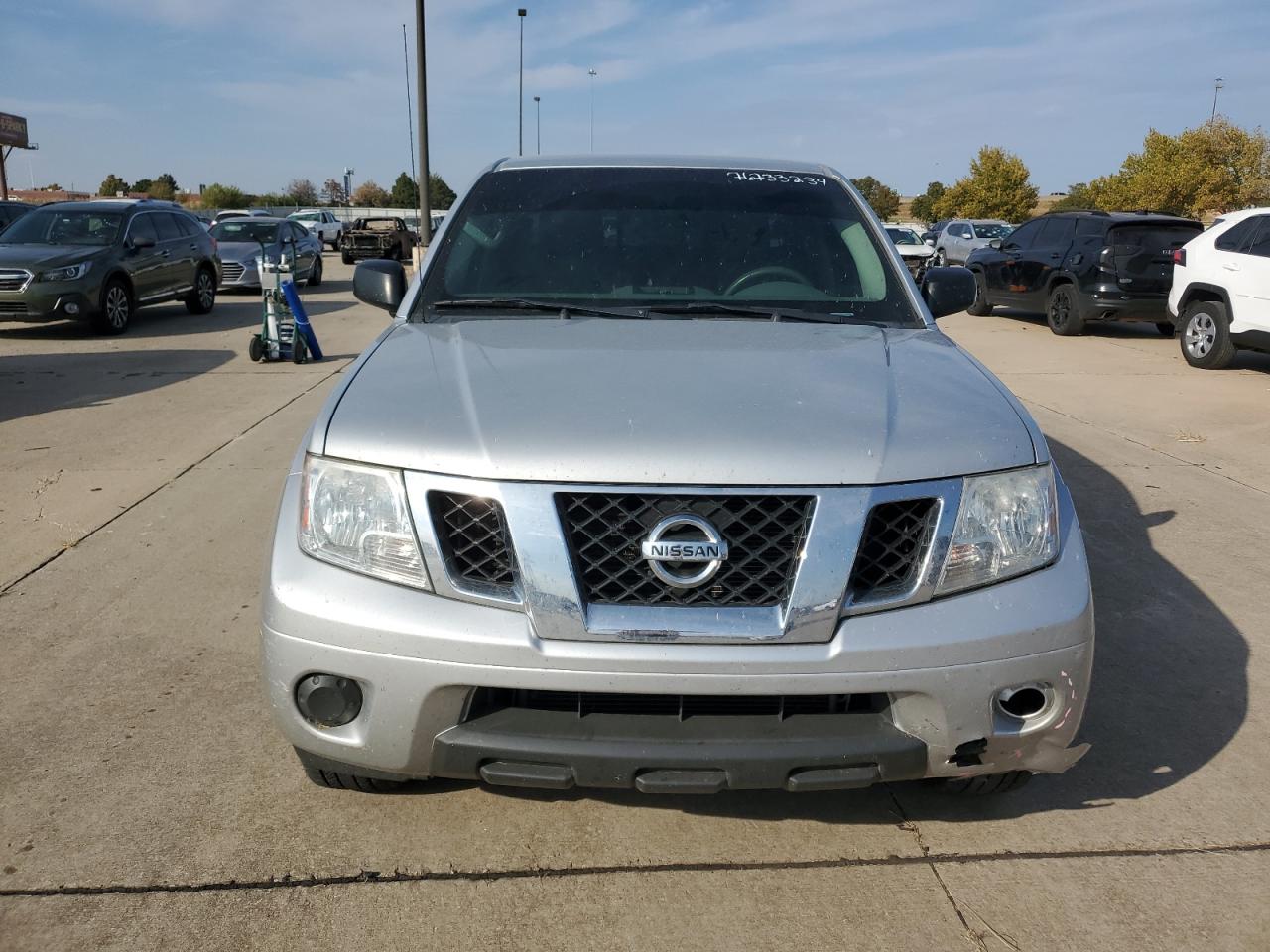 2019 Nissan Navara (Frontier) VIN 1N6AD0ER5KN744552 Copart auction photo, side / front end damage thumbnail 5