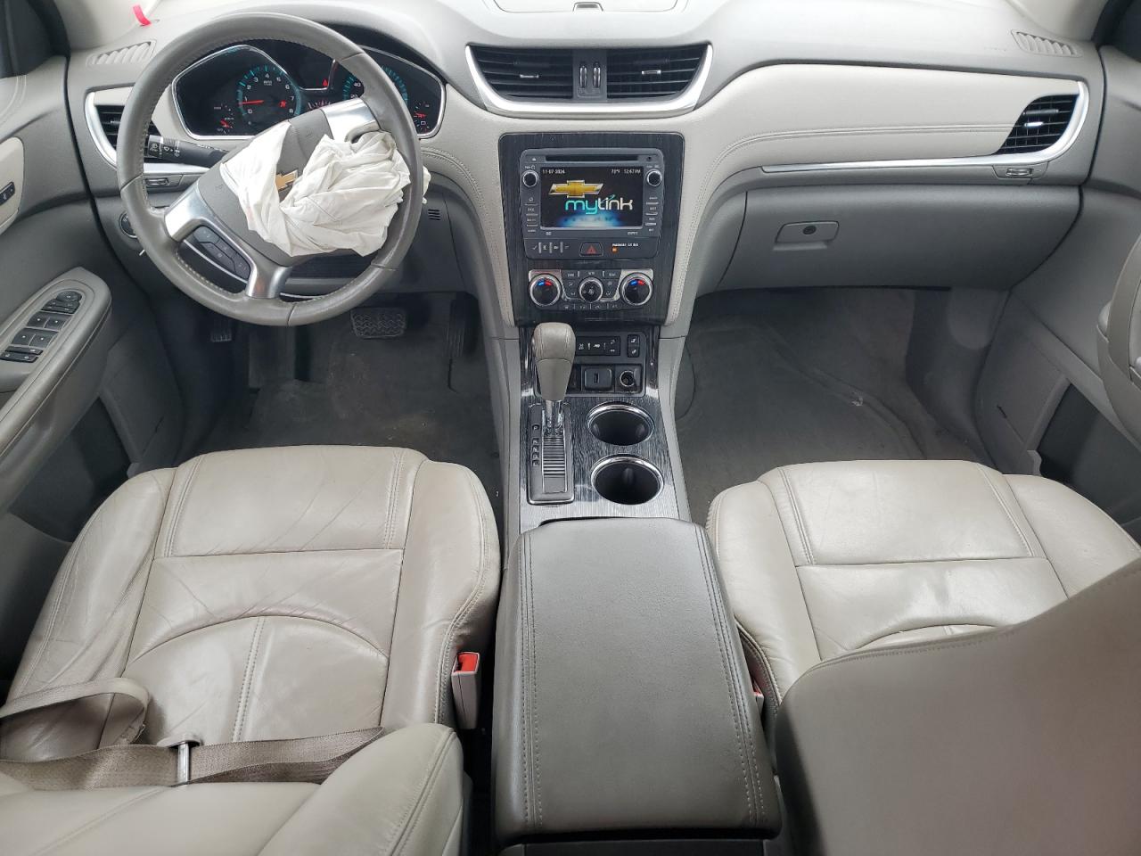 2016 Chevrolet Traverse VIN 1GNKRHKD6GJ173904 Copart auction photo, front end damage thumbnail 8