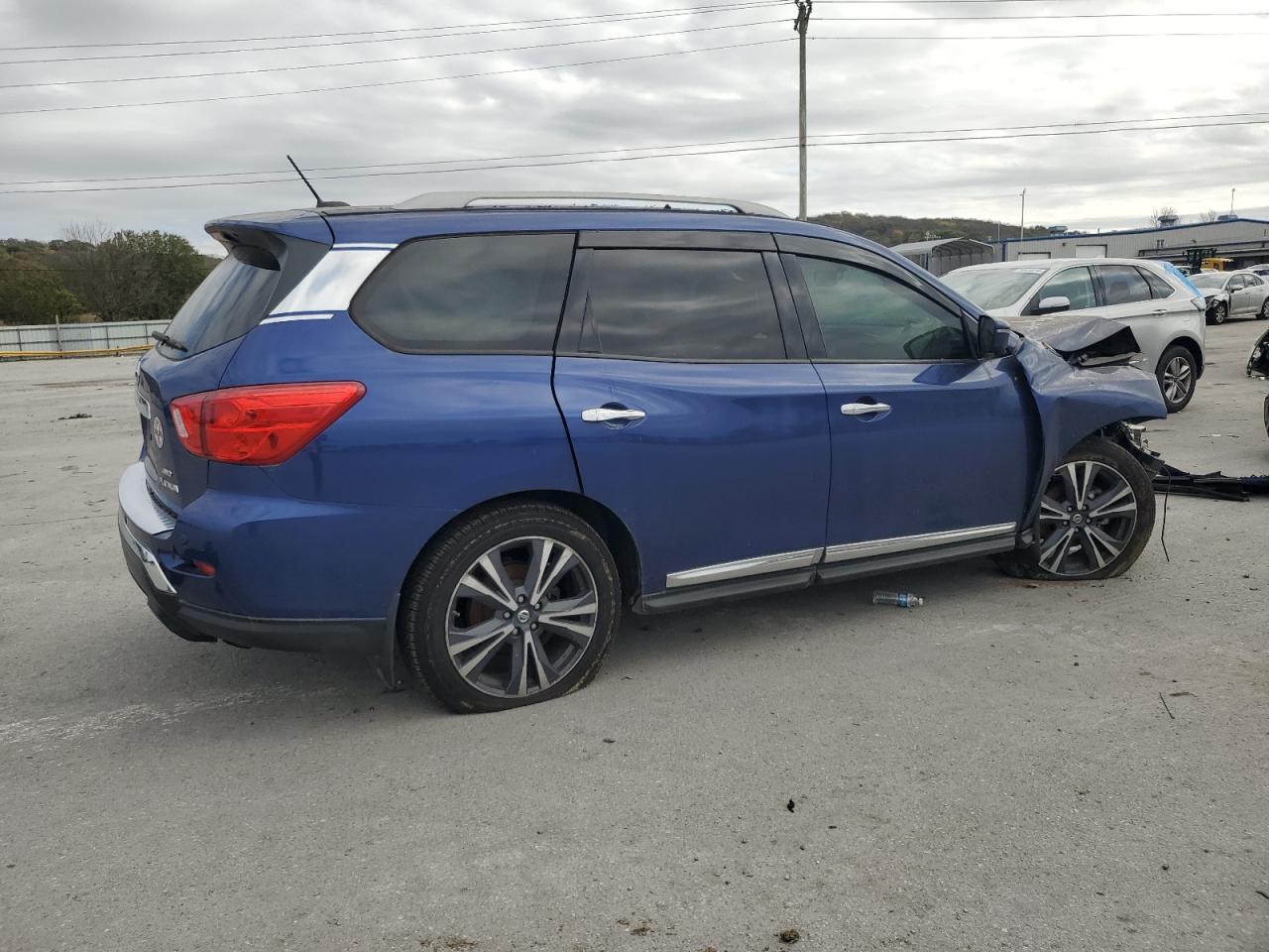 2017 Nissan Pathfinder VIN 5N1DR2MM4HC610974 Copart auction photo, front end damage thumbnail 3