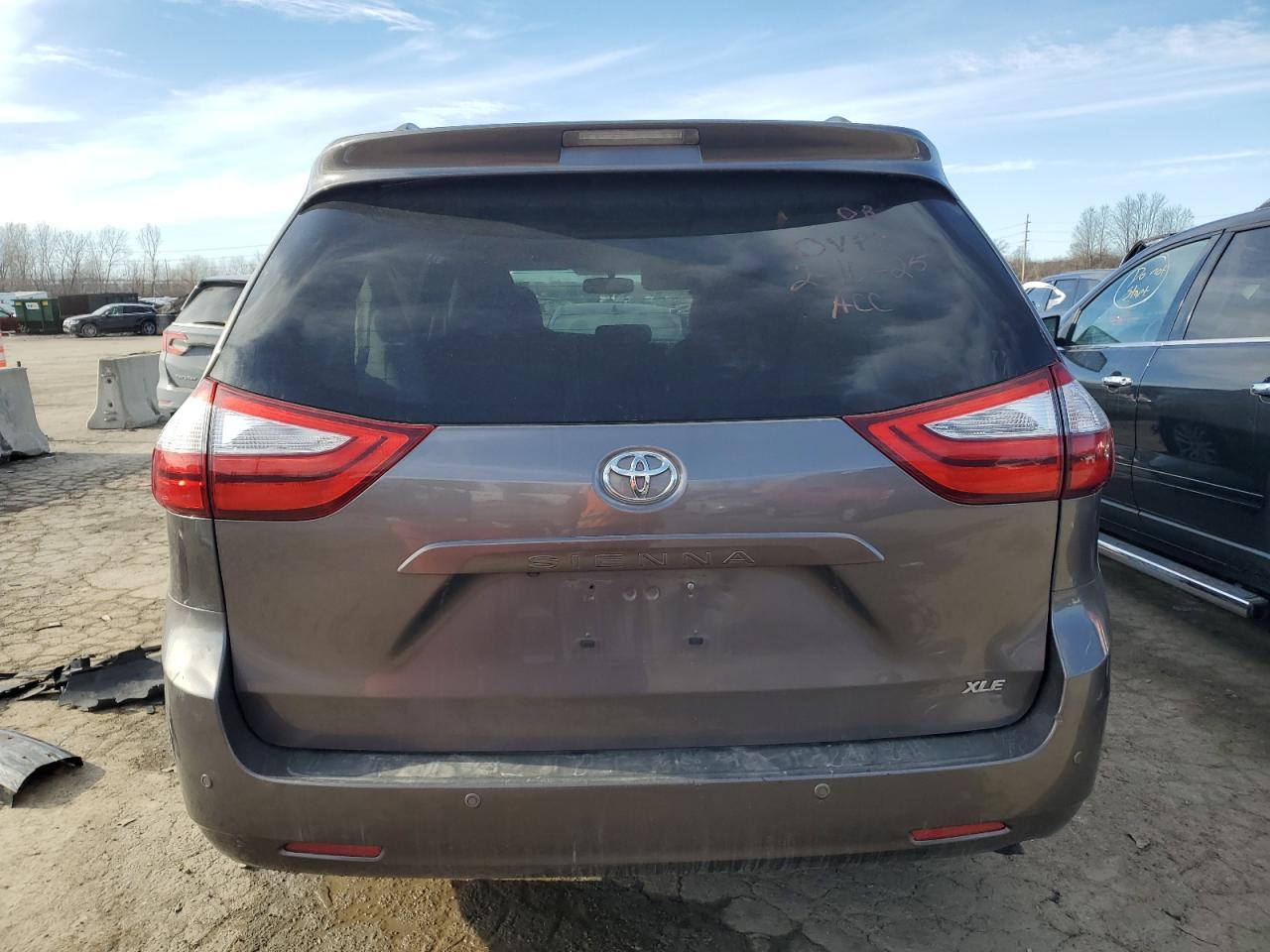 2016 Toyota Sienna VIN 5TDYK3DC1GS763297 Copart auction photo, front end damage thumbnail 6