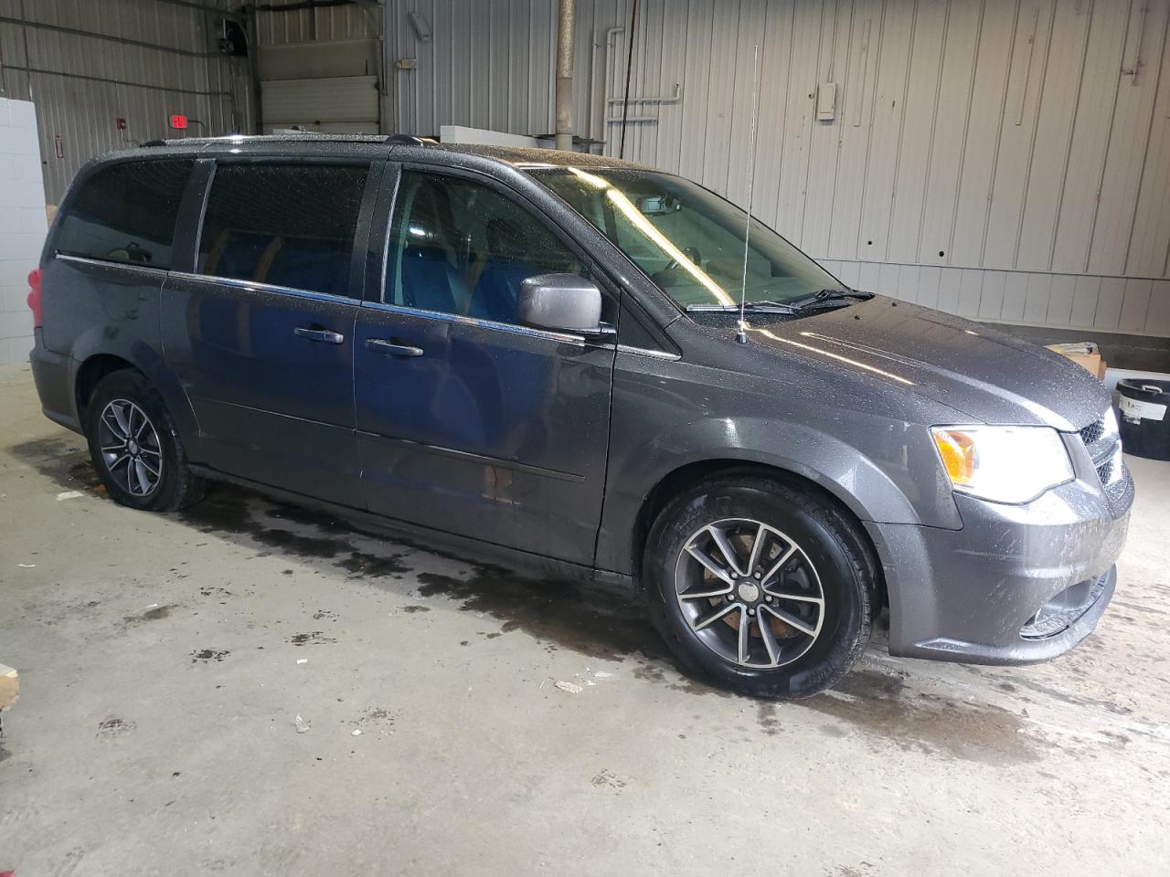 2017 Dodge Caravan VIN 2C4RDGCG7HR674600 Copart auction photo, side / minor dent/scratches damage thumbnail 4