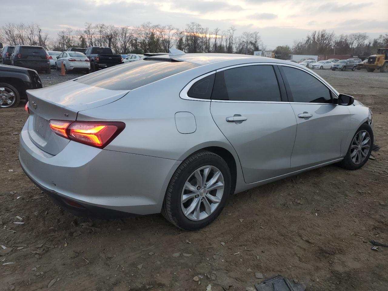 2020 Chevrolet Malibu VIN 1G1ZD5ST0LF075615 Copart auction photo, front end / side damage thumbnail 3