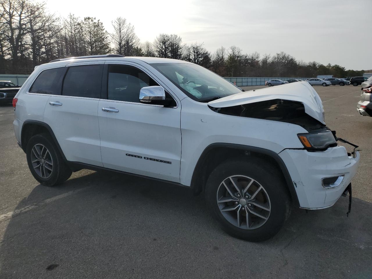 2018 Jeep Grand Cherokee VIN 1C4RJFBG8JC257585 Copart auction photo, front end / minor dent/scratches damage thumbnail 4