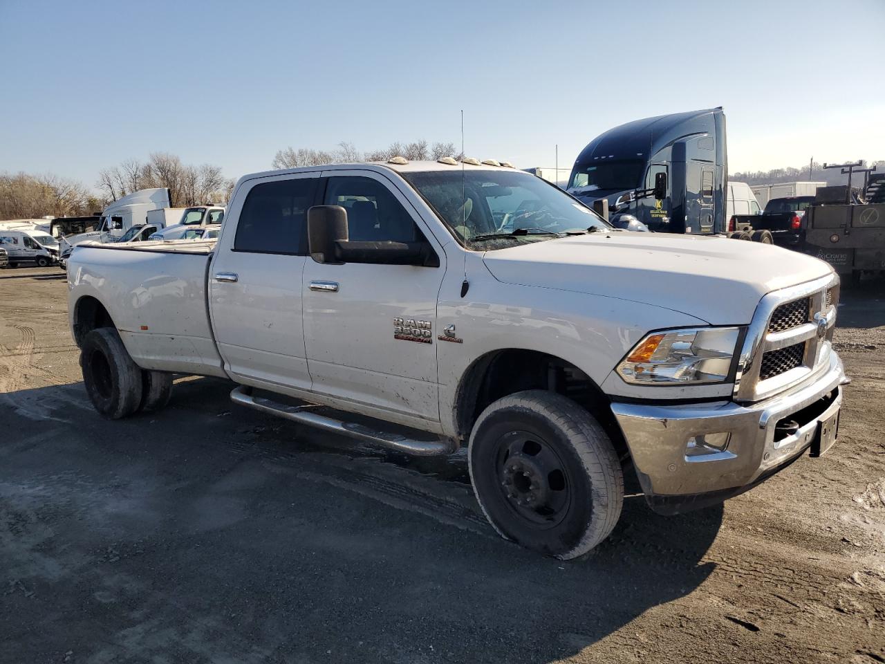 2018 RAM 3500 VIN 3C63RRHL2JG268025 Copart auction photo, water/flood / minor dent/scratches damage thumbnail 4