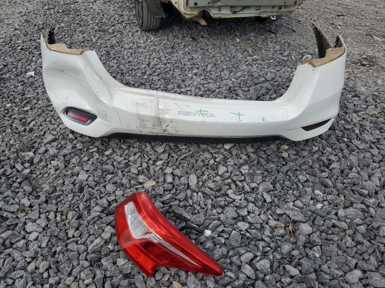 2019 Nissan Sentra VIN 3N1AB7AP3KY301747 Copart auction photo, rear end damage thumbnail 14