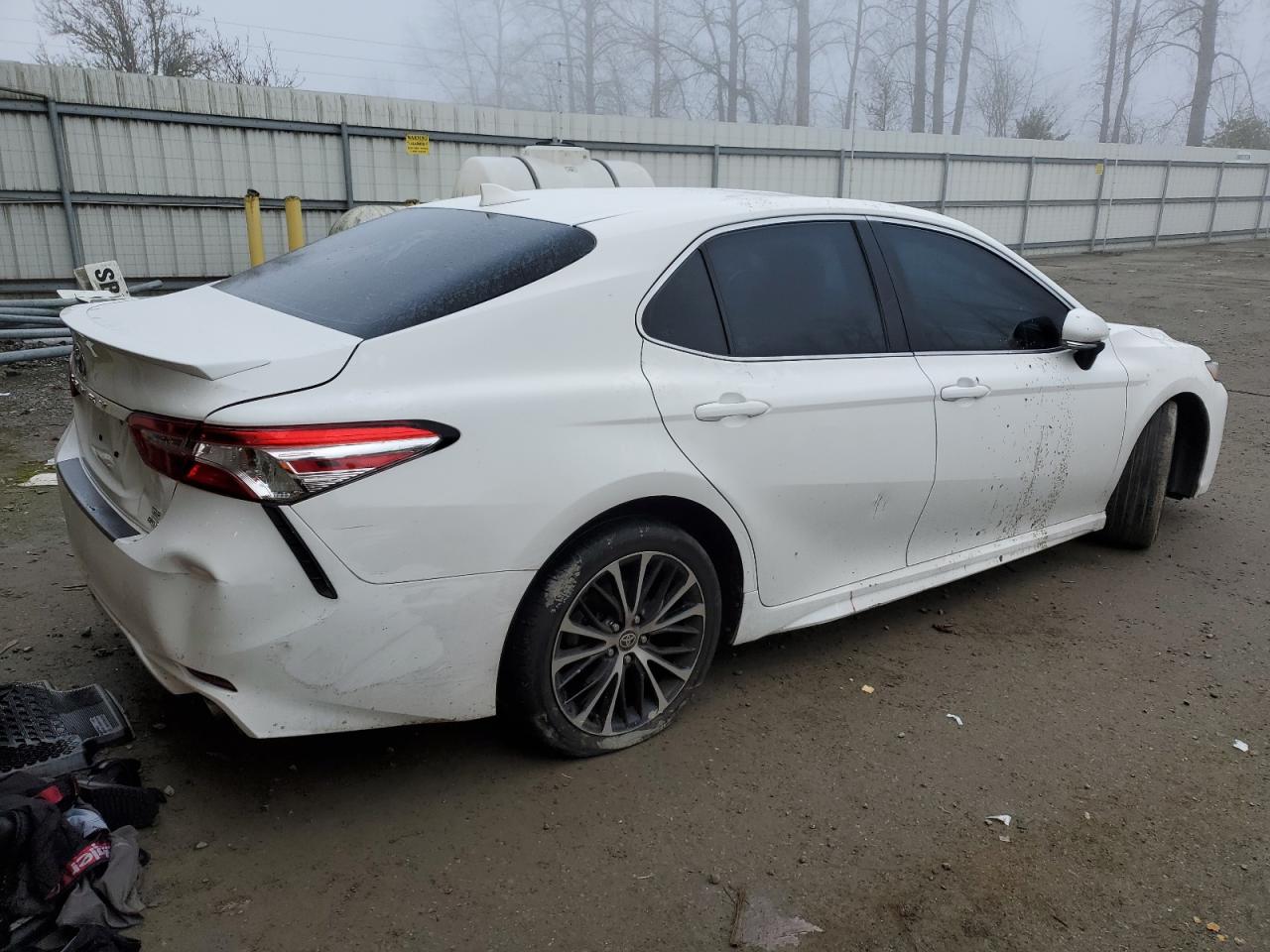 2020 Toyota Camry VIN 4T1M11BK1LU004036 Copart auction photo, vandalism damage thumbnail 3