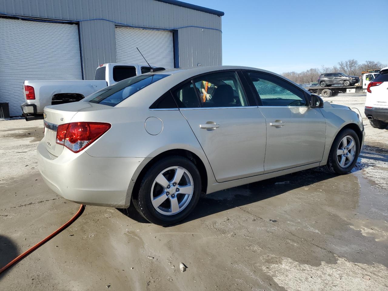 2015 Chevrolet Cruze VIN 1G1PC5SBXF7163670 Copart auction photo, front end / minor dent/scratches damage thumbnail 3
