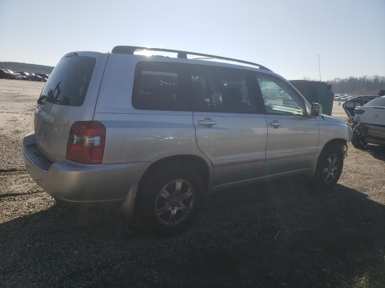 2005 Toyota Highlander VIN JTEEP21A350109558 Copart auction photo, front end / minor dent/scratches damage thumbnail 3
