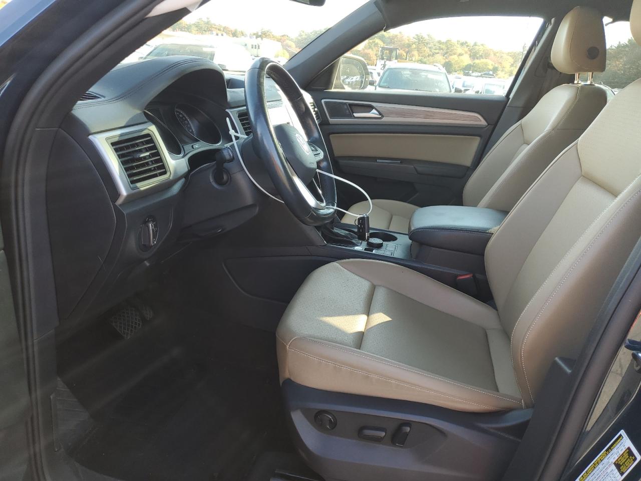 2020 Volkswagen Atlas VIN 1V26C2CA1LC207550 Copart auction photo, side damage thumbnail 7