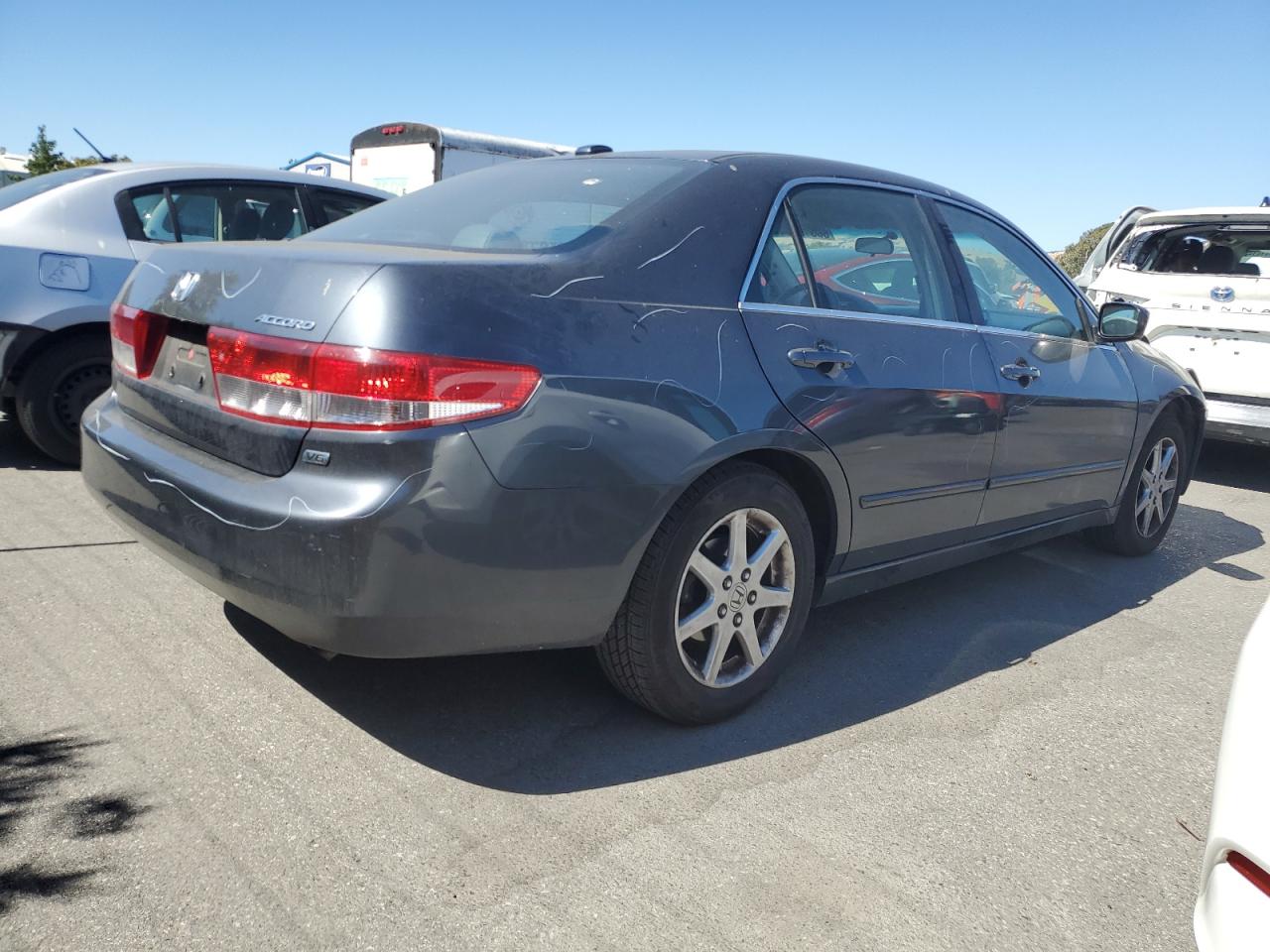 2004 Honda Accord VIN 1HGCM66544A024598 Copart auction photo, front end damage thumbnail 3