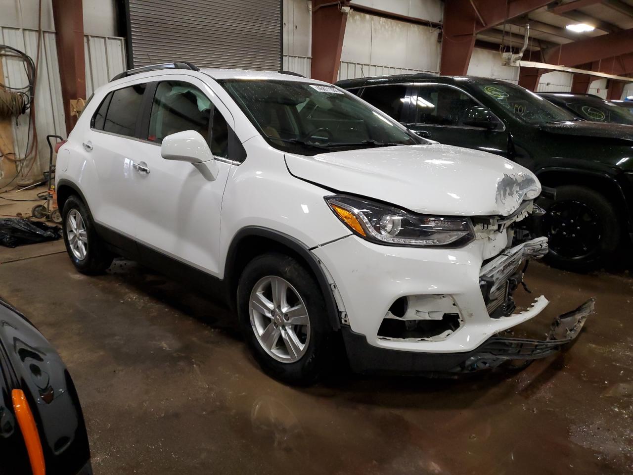 2019 Chevrolet Trax VIN 3GNCJLSB9KL354400 Copart auction photo, front end / side damage thumbnail 4