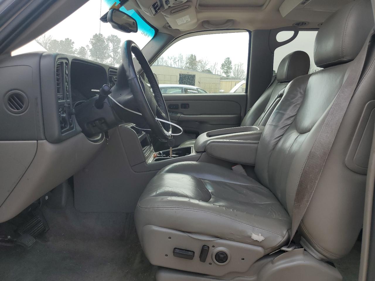 2005 Chevrolet Tahoe VIN 1GNEK13T05R139454 Copart auction photo, front end / side damage thumbnail 7