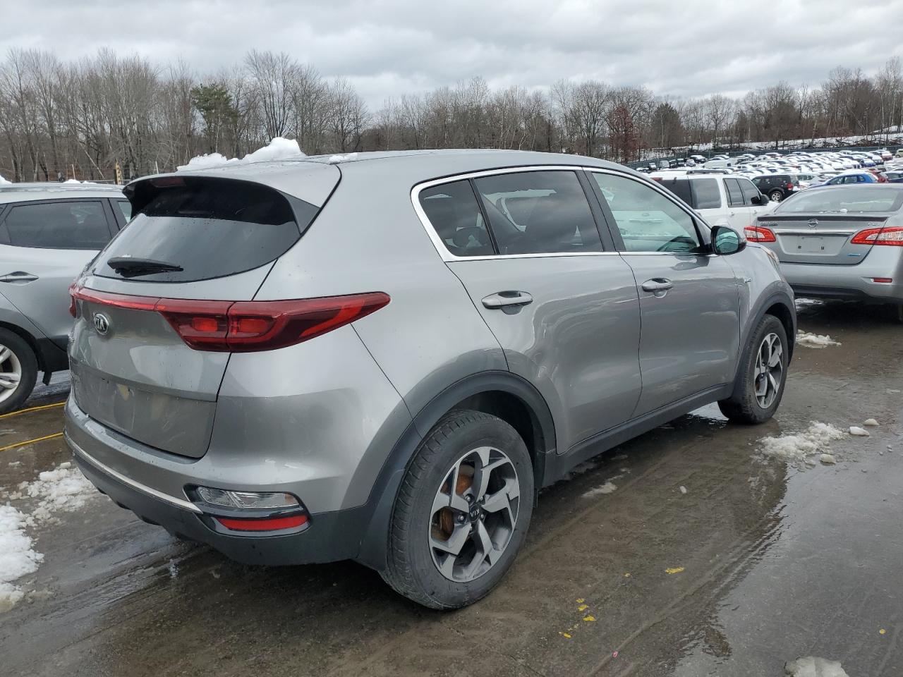 2020 KIA Sportage VIN KNDPMCACXL7665724 Copart auction photo, front end / side damage thumbnail 3