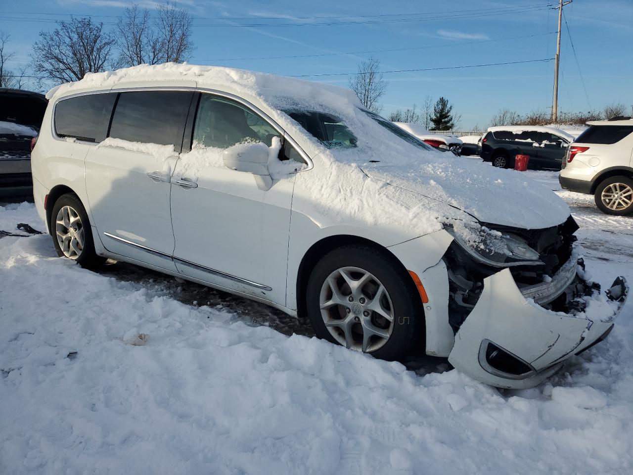 2017 Chrysler Pacifica VIN 2C4RC1EG8HR513993 Copart auction photo, front end damage thumbnail 4
