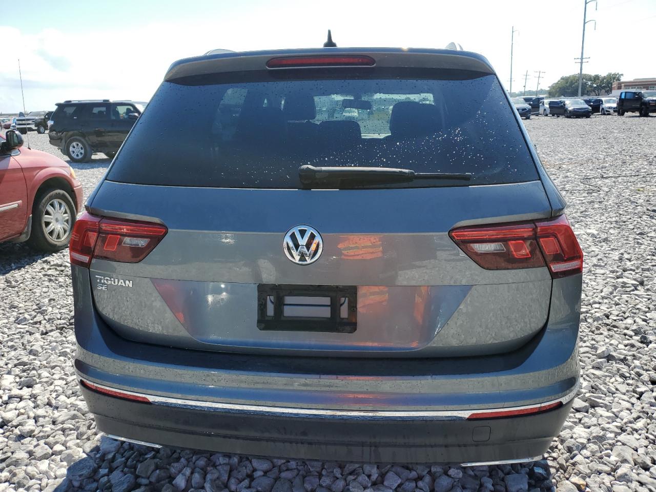2020 Volkswagen Tiguan VIN 3VV3B7AX1LM076227 Copart auction photo, vandalism damage thumbnail 6