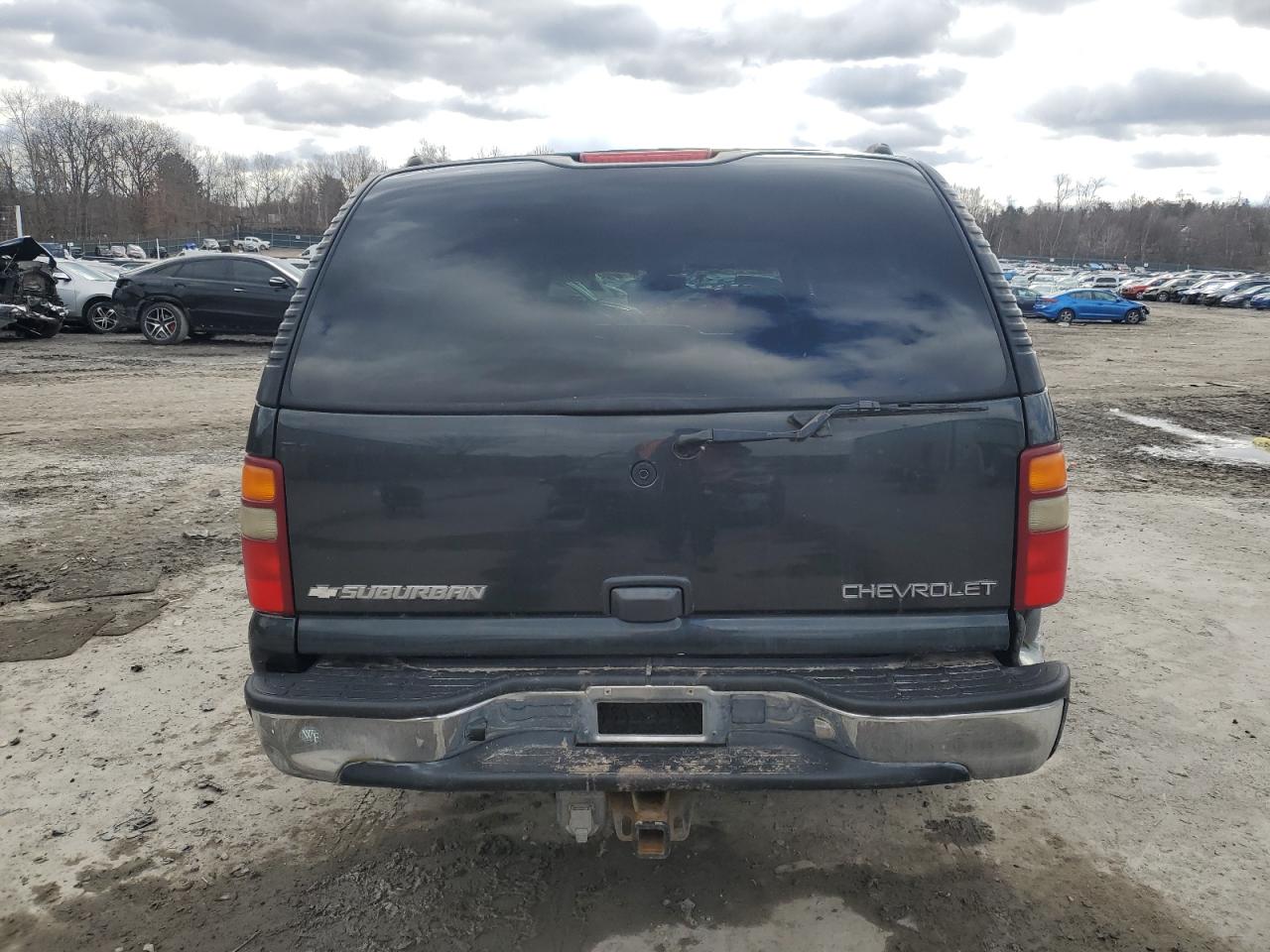 2003 Chevrolet Suburban VIN 3GNFK16Z53G255685 Copart auction photo, rear end / side damage thumbnail 6