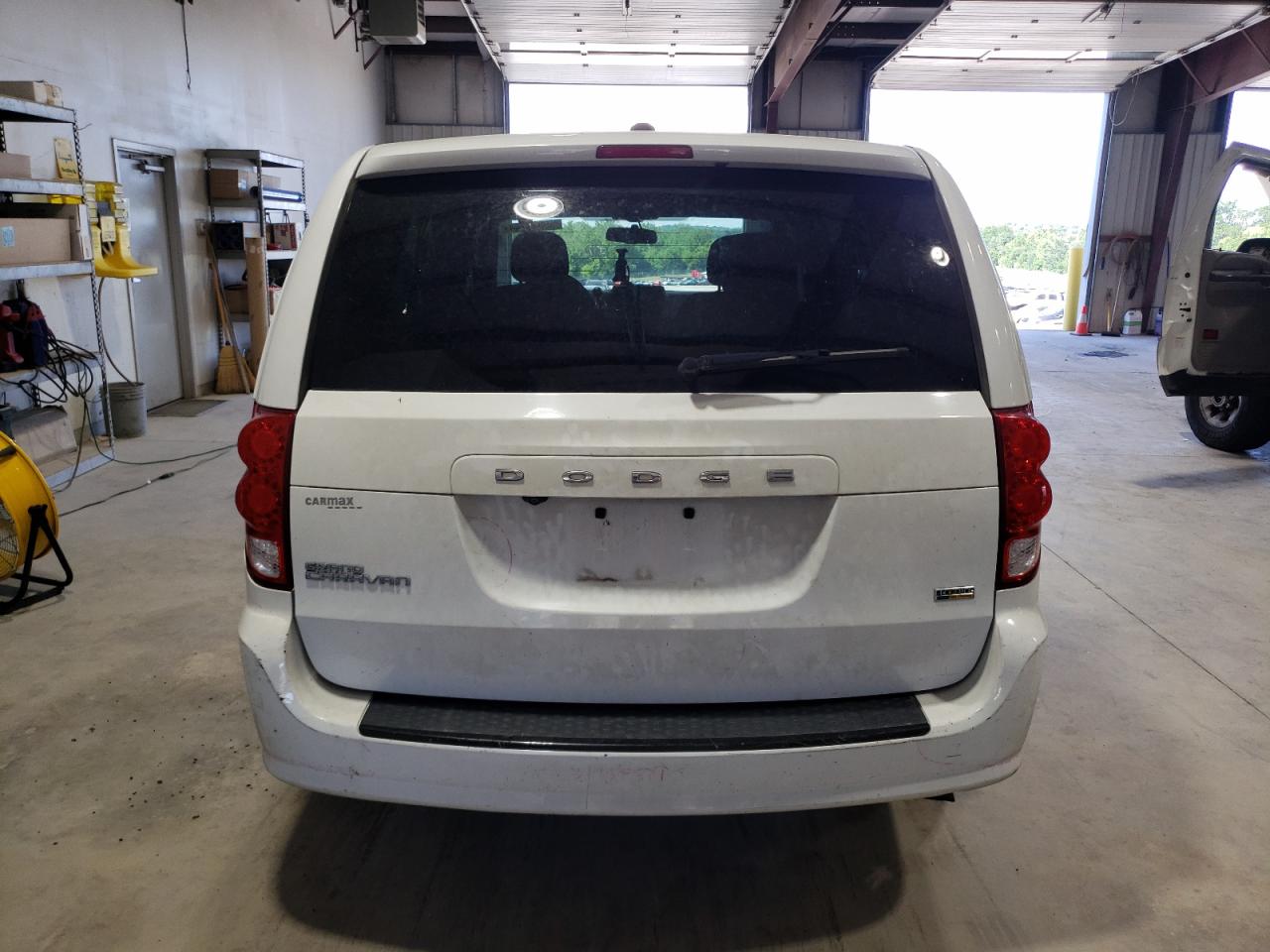 2014 Dodge Caravan VIN 2C4RDGCG3ER122796 Copart auction photo, front end / minor dent/scratches damage thumbnail 6