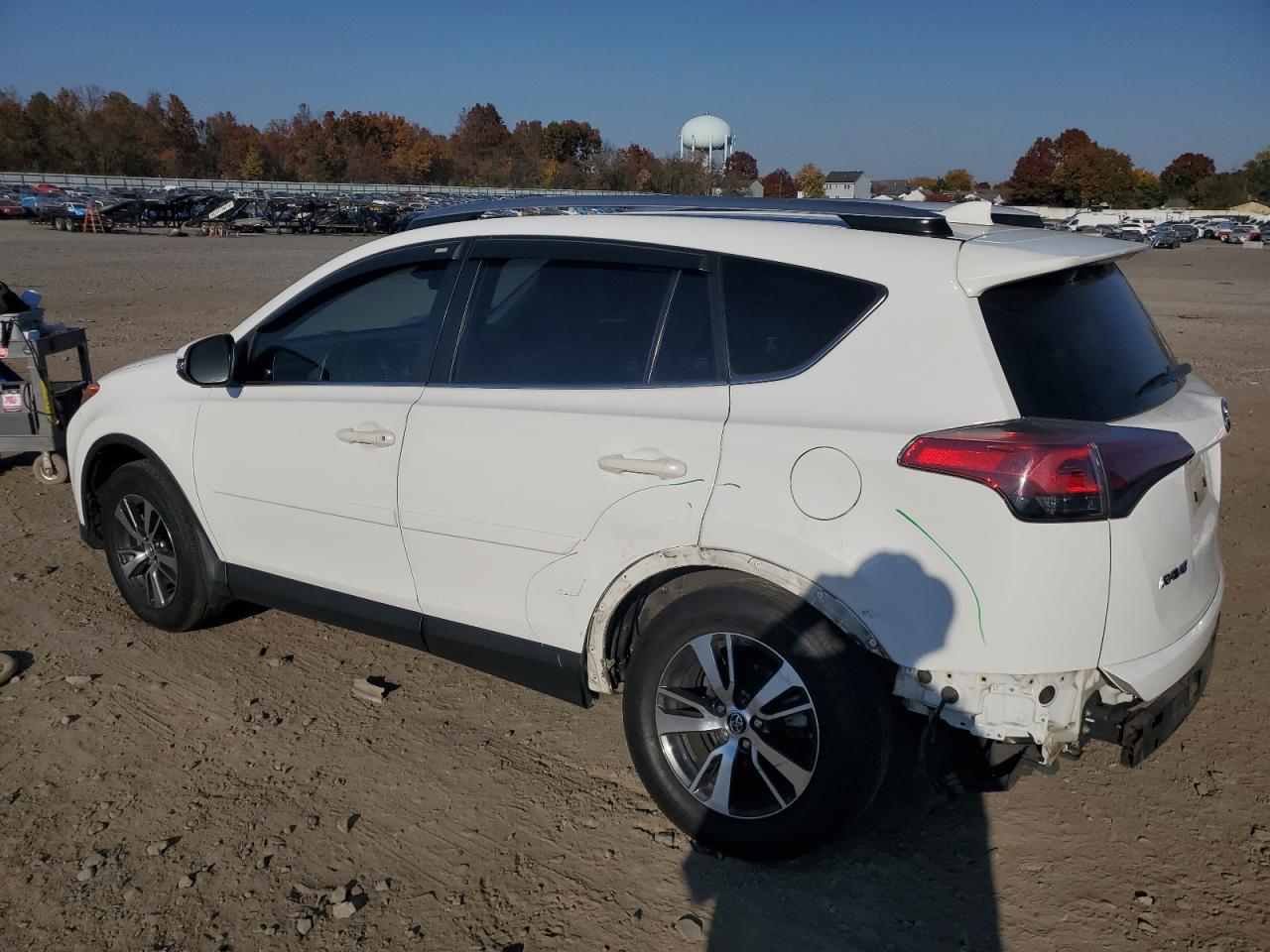 2018 Toyota RAV 4 VIN JTMRFREV8JJ747632 Copart auction photo, rear end damage thumbnail 2
