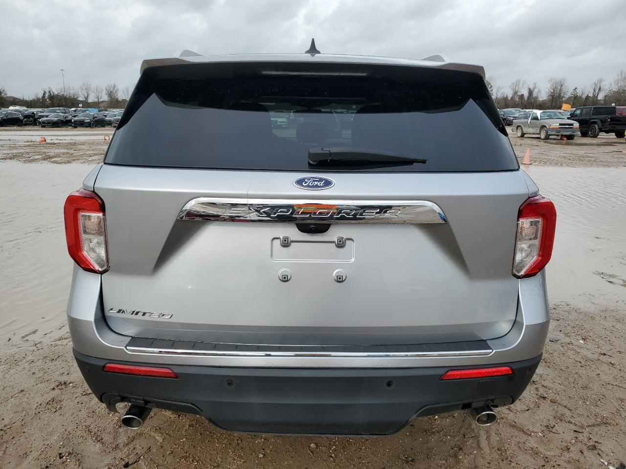 2022 Ford Explorer VIN 1FMSK7FH5NGA53327 Copart auction photo, side / front end damage thumbnail 6