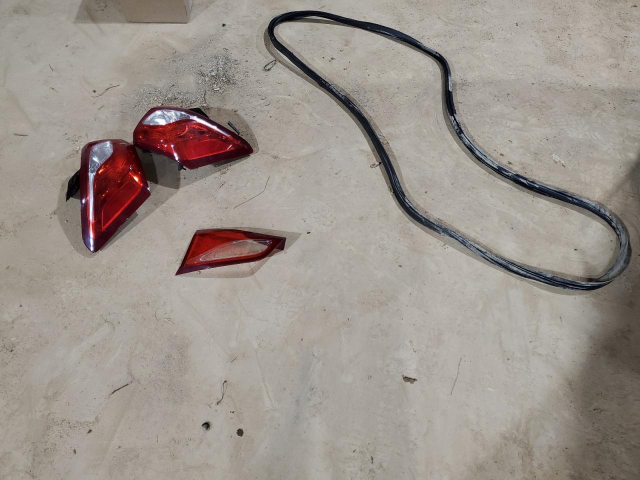 2019 Chevrolet Equinox VIN 2GNAXKEV4K6159069 Copart auction photo, rear end damage thumbnail 13