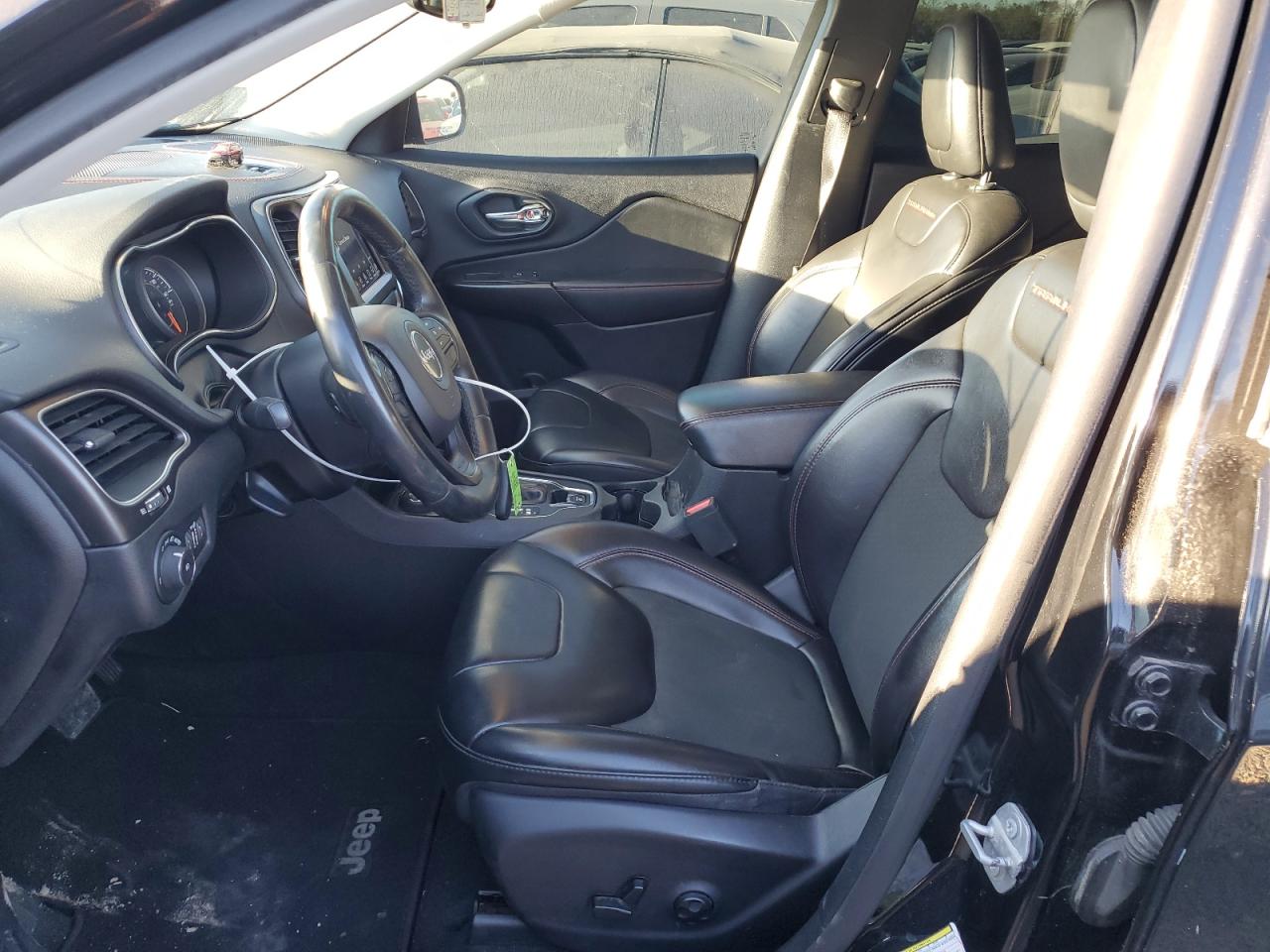 2019 Jeep Cherokee VIN 1C4PJMBX0KD440809 Copart auction photo, front end / minor dent/scratches damage thumbnail 7