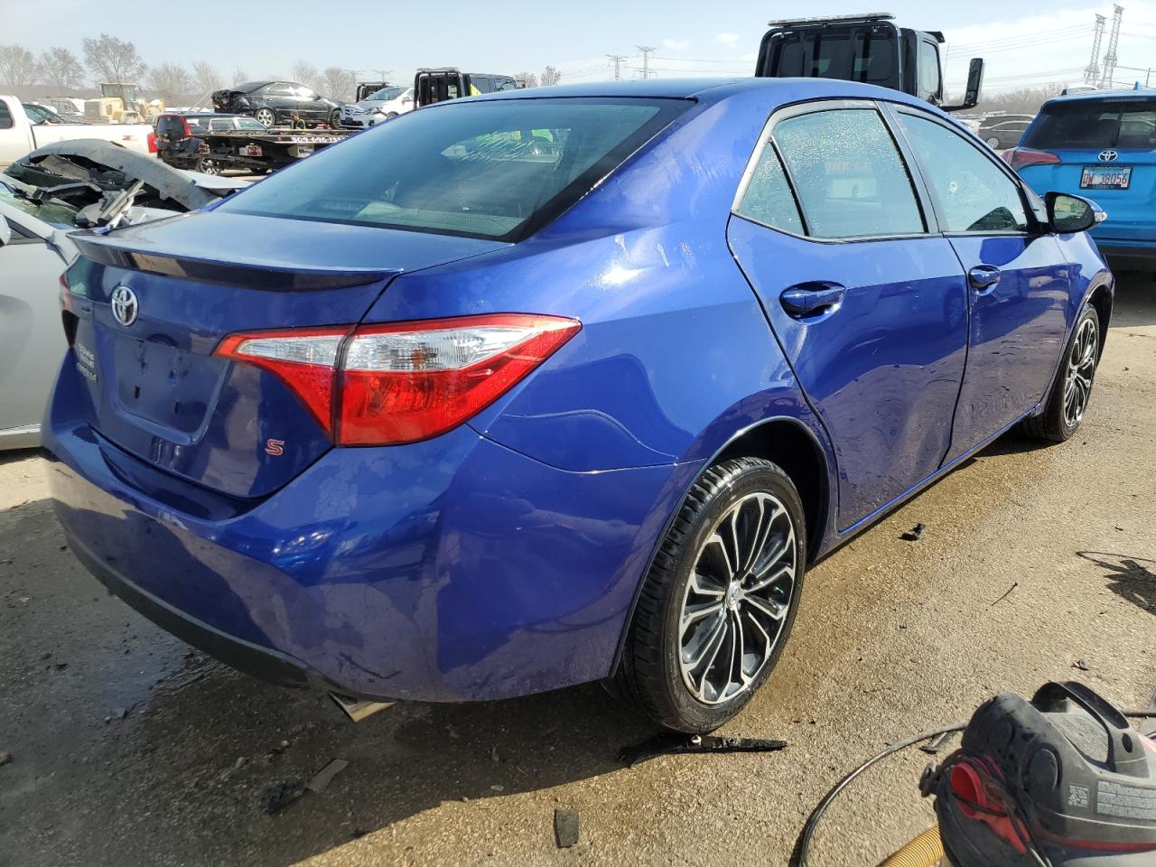 2015 Toyota Corolla VIN 2T1BURHE6FC427618 Copart auction photo, front end / side damage thumbnail 3