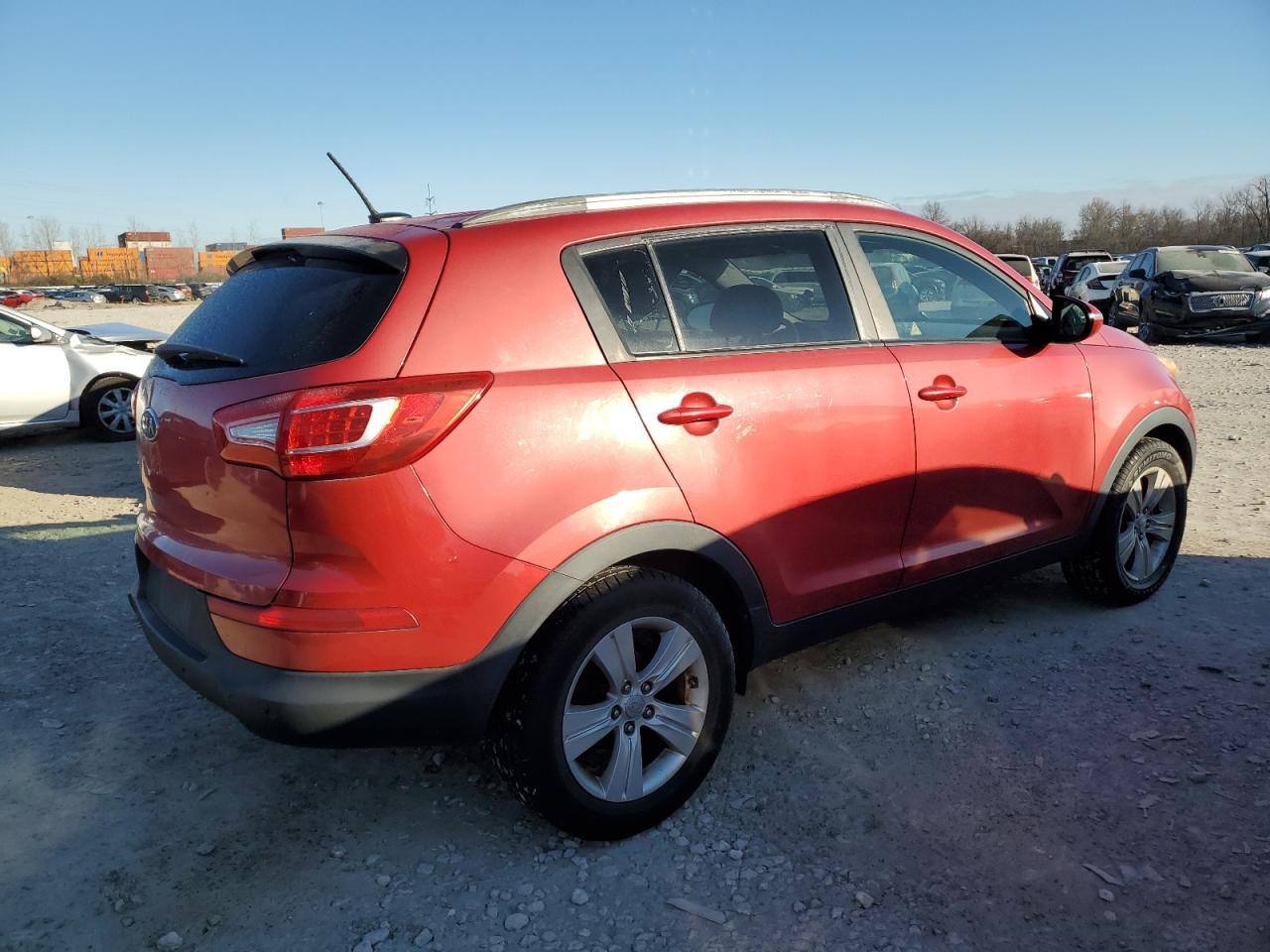 2011 KIA Sportage VIN KNDPB3A2XB7059738 Copart auction photo, minor dent/scratches damage thumbnail 3
