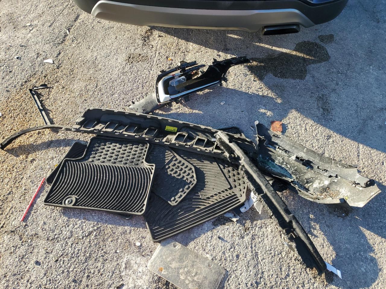 2018 Hyundai Santa Fe VIN 5XYZU3LBXJG548478 Copart auction photo, front end damage thumbnail 13