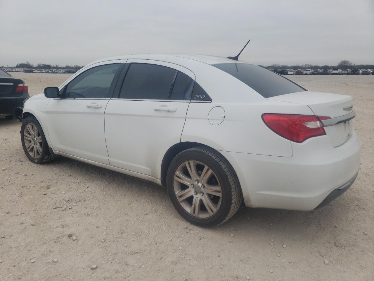 2013 Chrysler 200 VIN 1C3CCBBB6DN629239 Copart auction photo, front end / minor dent/scratches damage thumbnail 2