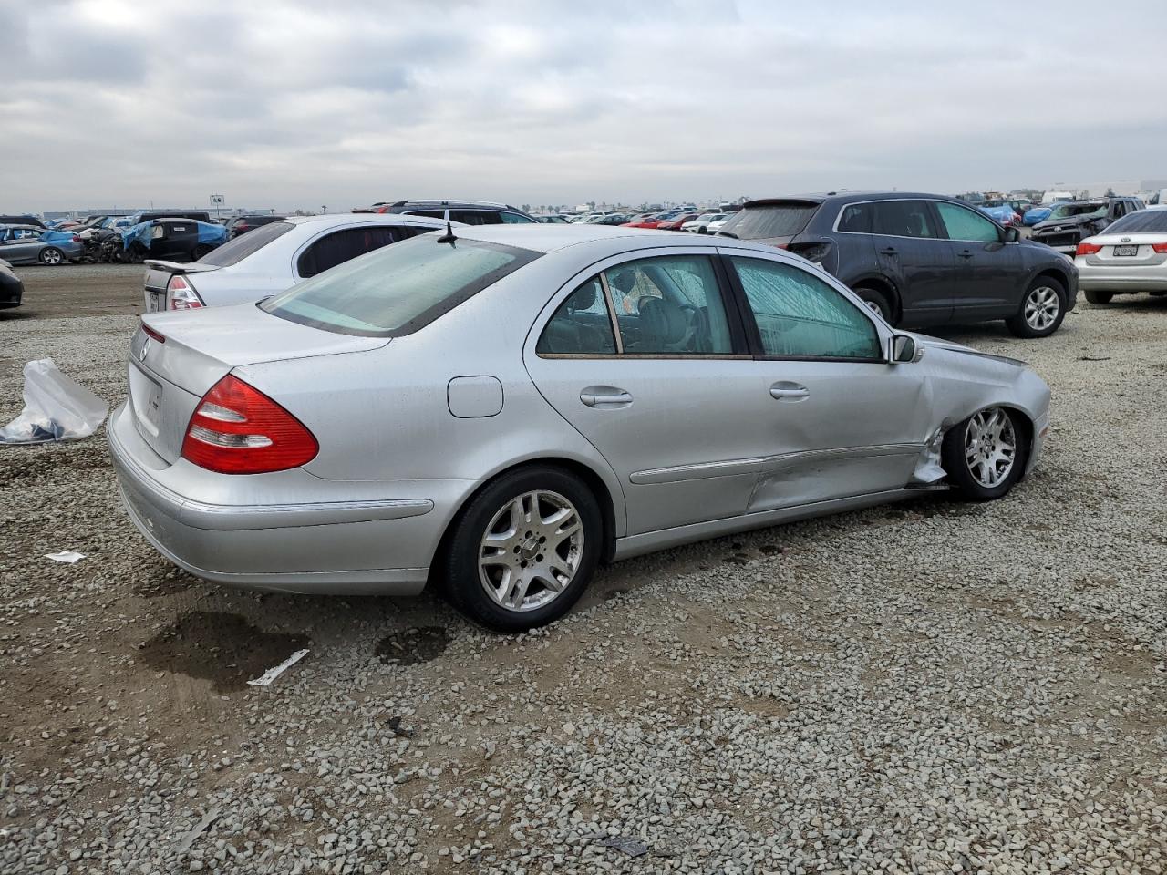 2006 Mercedes-Benz E-klasse VIN WDBUF56J46A800525 Copart auction photo, front end / side damage thumbnail 3