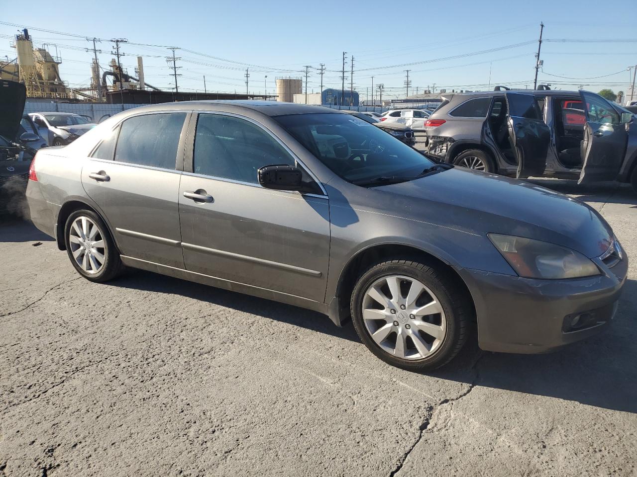 2006 Honda Accord VIN 1HGCM66596A028679 Copart auction photo, side / rear end damage thumbnail 4