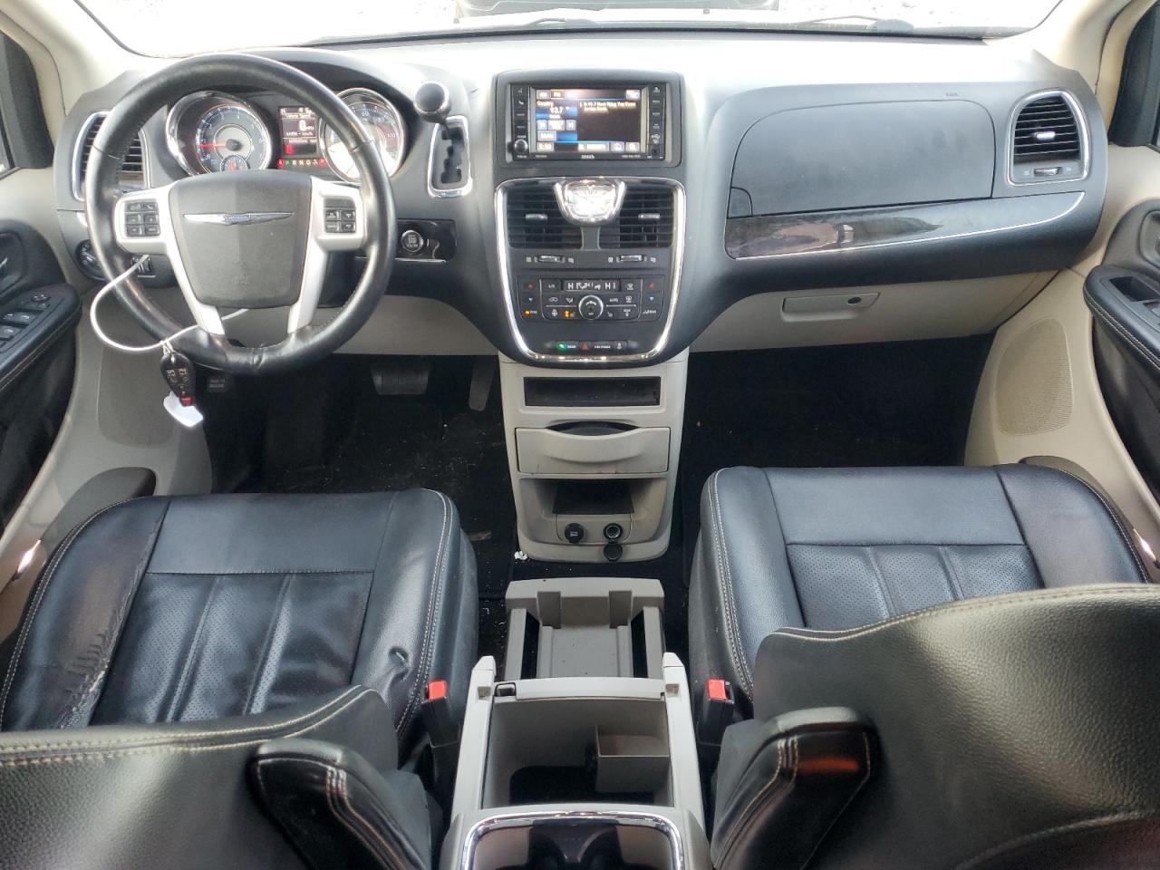 2015 Chrysler Town & Country VIN 2C4RC1CG6FR743323 Copart auction photo, front end / side damage thumbnail 8