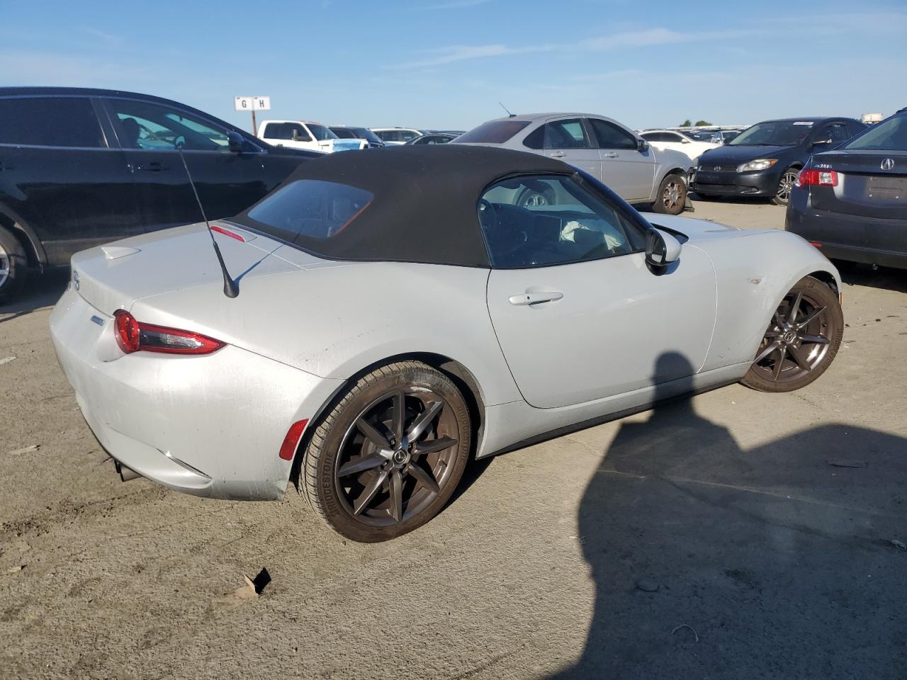 2016 Mazda MX-5 VIN JM1NDAD75G0106218 Copart auction photo, rear end / side damage thumbnail 3