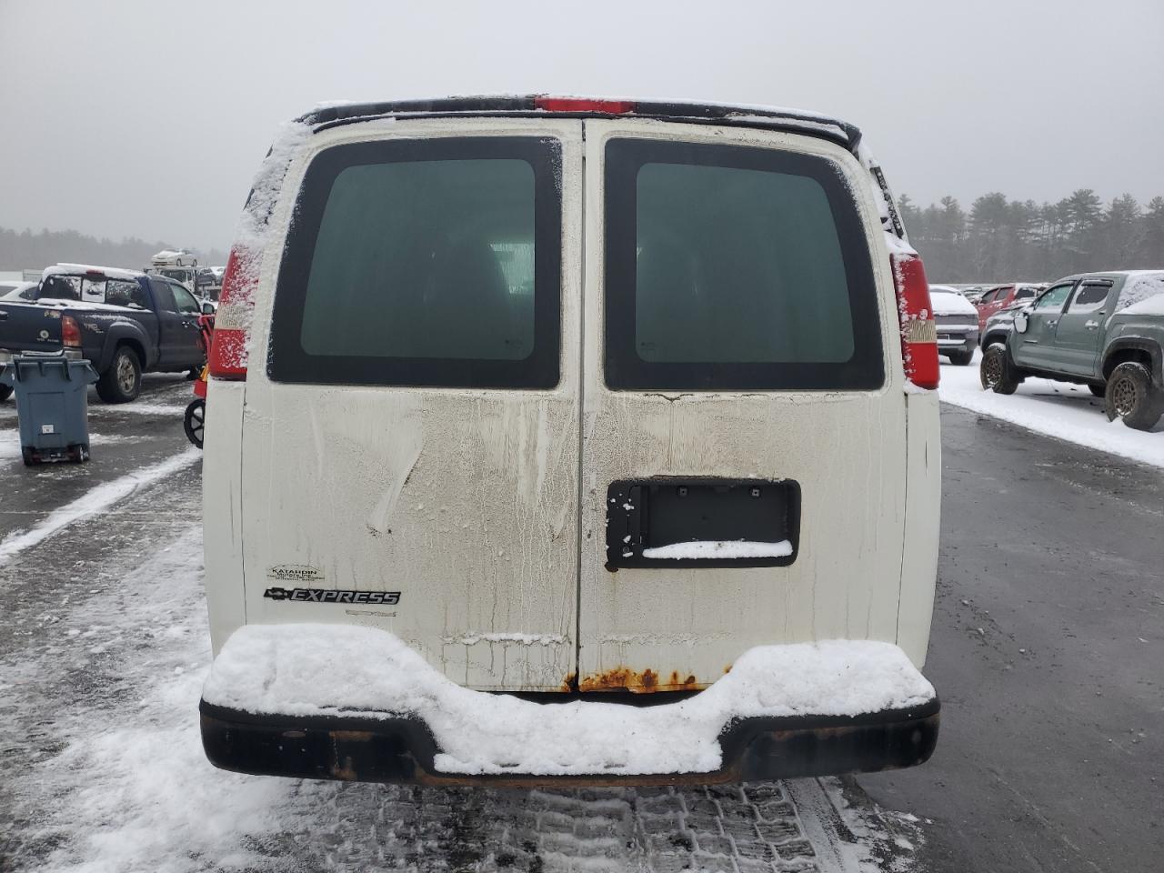 2011 Chevrolet Express VIN 1GCSGAFX9B1120052 Copart auction photo, normal wear damage thumbnail 6