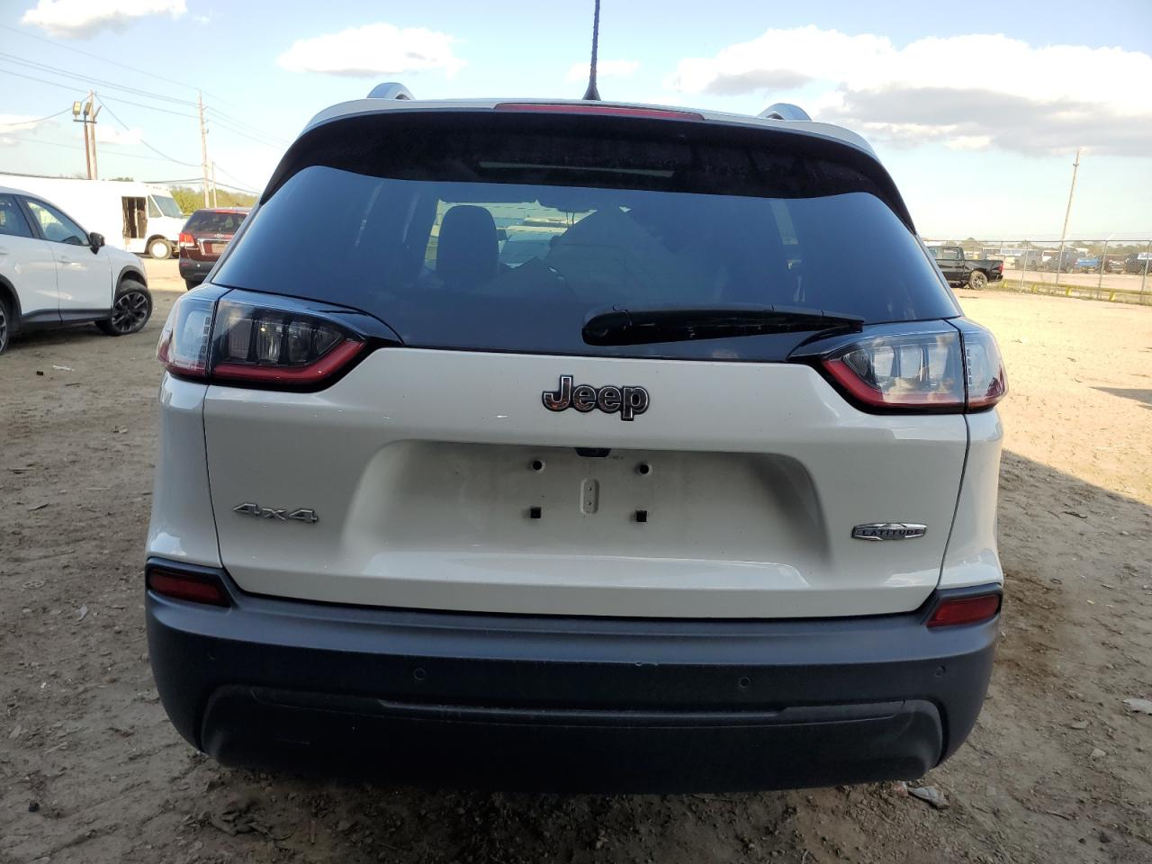 2019 Jeep Grand Cherokee VIN 1C4PJMLB7KD299708 Copart auction photo, front end / minor dent/scratches damage thumbnail 6