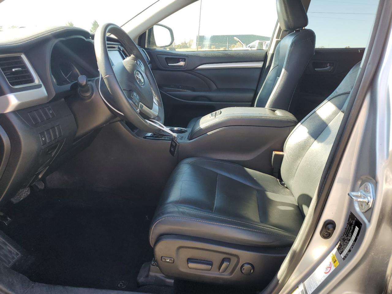 2016 Toyota Highlander VIN 5TDKKRFH4GS501002 Copart auction photo, front end damage thumbnail 7
