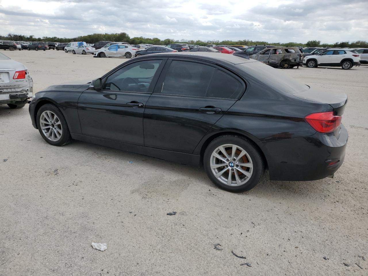 2018 BMW 3er VIN WBA8E1G56JNU93521 Copart auction photo, unknown / minor dent/scratches damage thumbnail 2