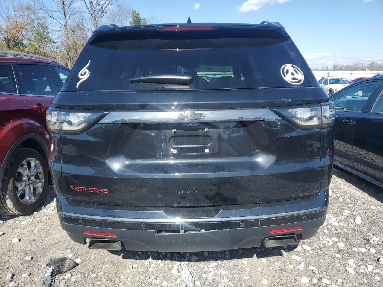 2019 Chevrolet Traverse VIN 1GNERKKW5KJ290698 Copart auction photo, front end damage thumbnail 6