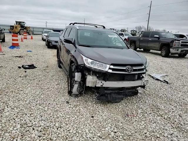 2018 Toyota Highlander VIN 5TDKZRFH5JS536957 Copart auction photo, front end / side damage thumbnail 11