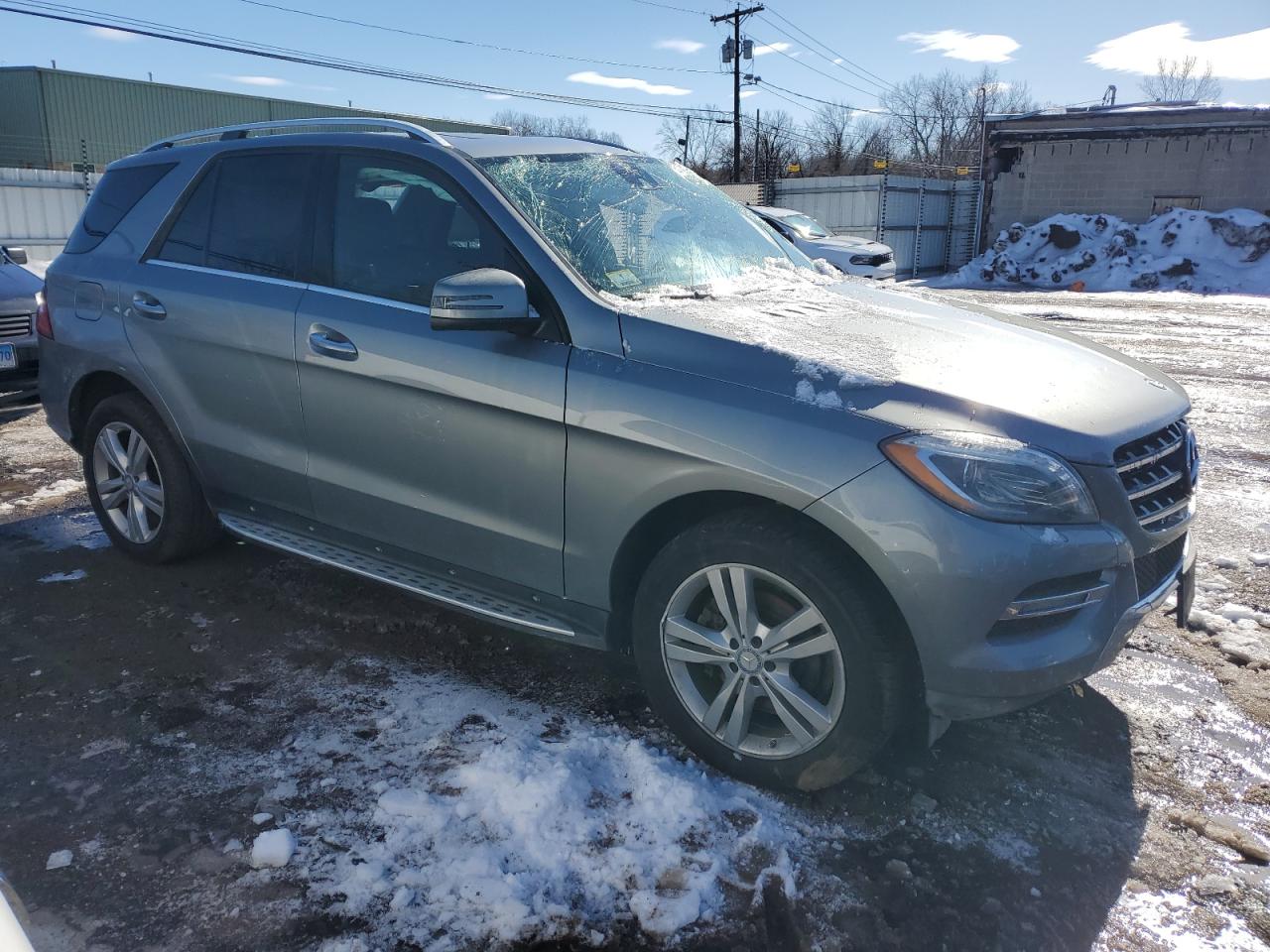 2013 Mercedes-Benz M-klasse VIN 4JGDA5HB4DA186087 Copart auction photo, all over damage thumbnail 4