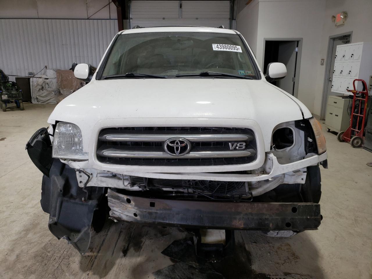 2004 Toyota Sequoia VIN 5TDBT48A94S211897 Copart auction photo, front end / rear end damage thumbnail 5