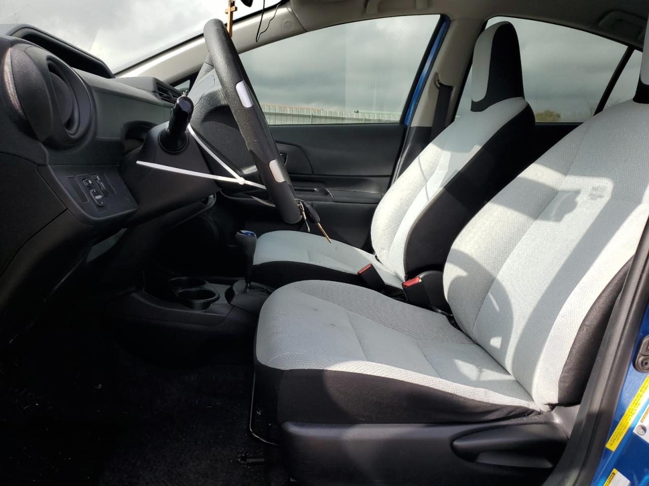 2015 Toyota Prius VIN JTDKDTB34F1578305 Copart auction photo, front end / minor dent/scratches damage thumbnail 7