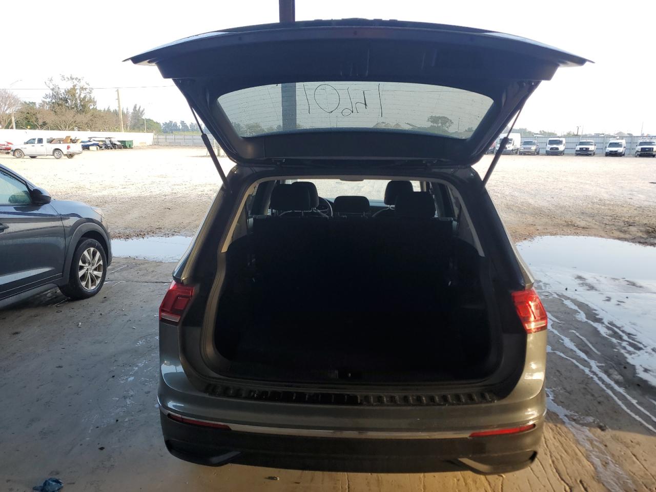 2024 Volkswagen Tiguan VIN 3VVRB7AX6RM059698 Copart auction photo, front end damage thumbnail 6