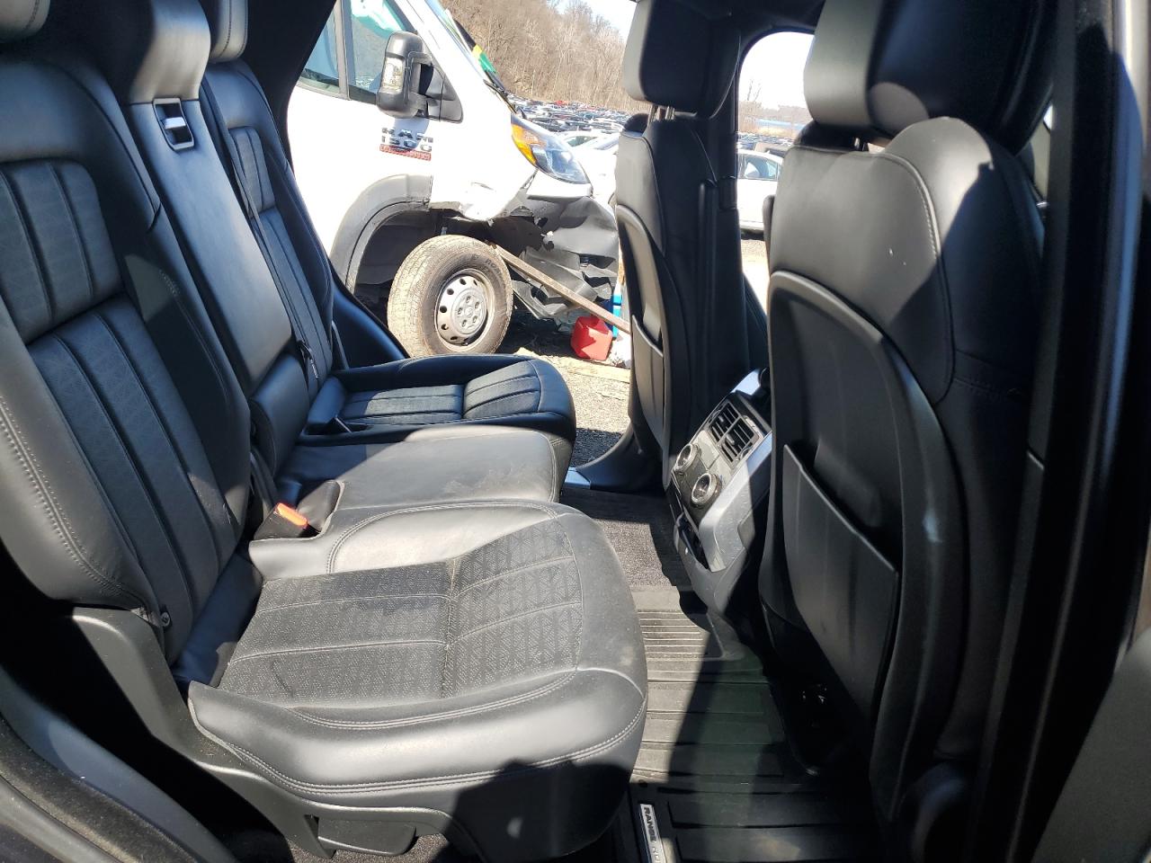 2019 Land Rover Range Rover VIN SALWV2SV4KA426621 Copart auction photo, side / front end damage thumbnail 11