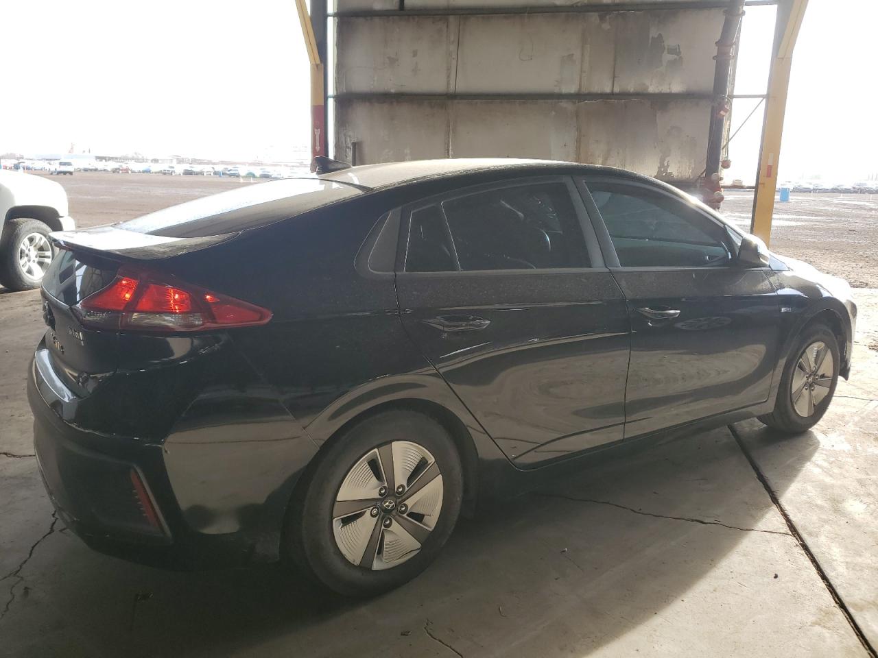 2017 Hyundai IONIQ VIN KMHC65LC3HU031855 Copart auction photo, side damage thumbnail 3