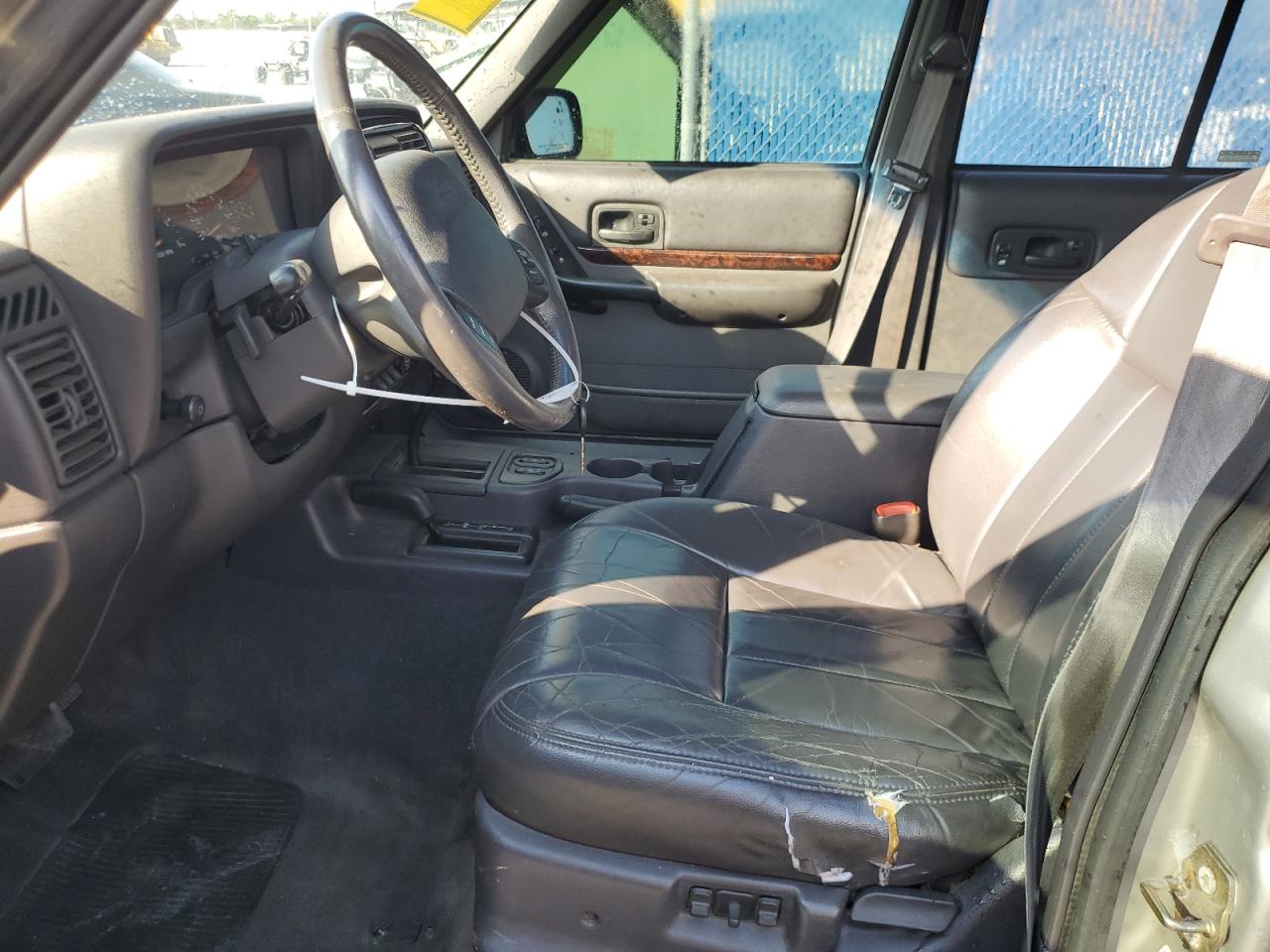 2001 Jeep Cherokee VIN 1J4FF58S61L579050 Copart auction photo, vandalism damage thumbnail 7