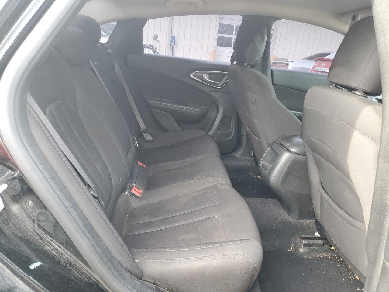 2015 Chrysler 200 VIN 1C3CCCAB7FN697835 Copart auction photo, front end / minor dent/scratches damage thumbnail 11