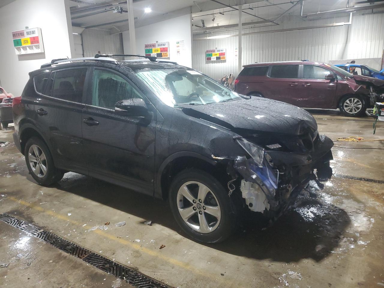 2015 Toyota RAV 4 VIN 2T3RFREV4FW269198 Copart auction photo, front end / side damage thumbnail 4